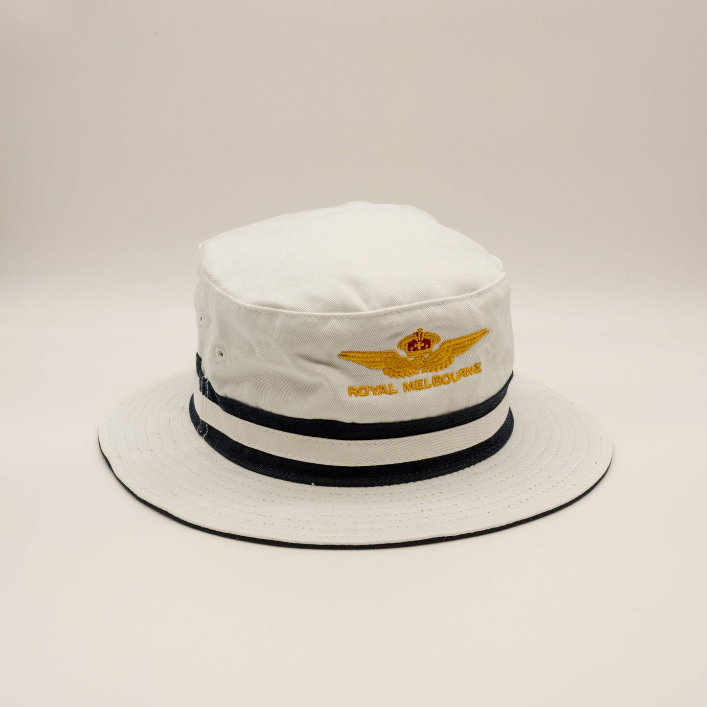 Royal Melbourne Visitors Logo Cotton Bucket Hat - White